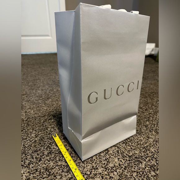2023 Gucci Christmas gift bag - Picture 4 of 6